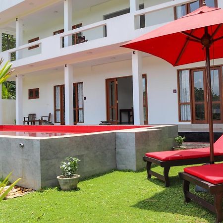 Villa Red Pool Hikkaduwa Exteriör bild